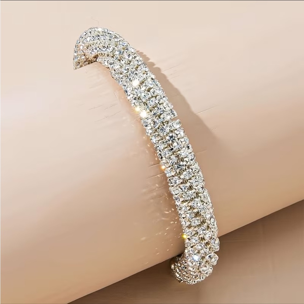 NEW Swarovski Silver Crystal Bangle Bracelet